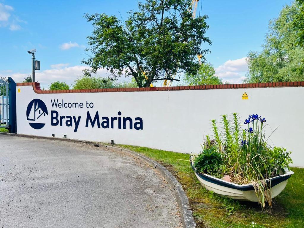 Hotel Buoyant Breaks Bray Zewnętrze zdjęcie
